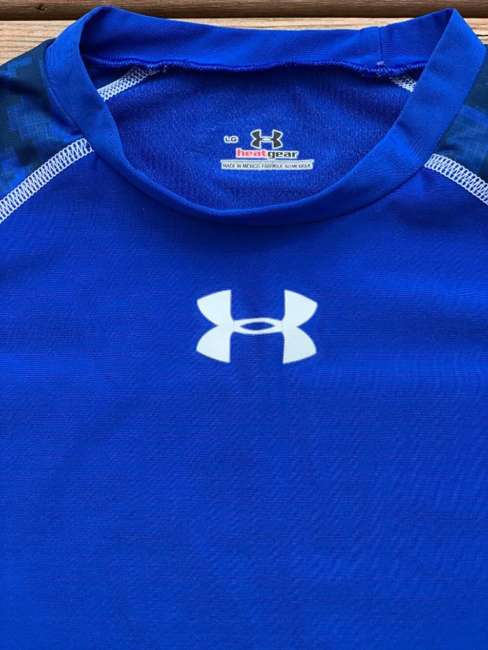 Under Armour Heat Gear Athletic T-Shirt Boys Large Fitted Blue White Geometric
